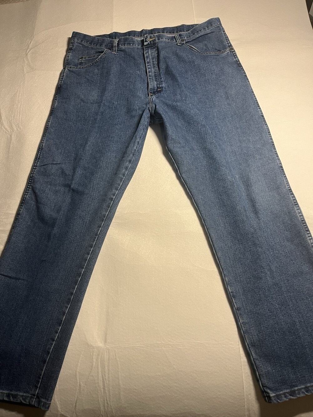Wrangler Rugged Wear Men’s Jeans 42x32 Relaxed Fit Stretch Straight Leg Blue